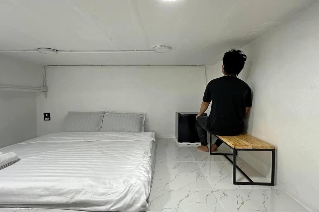 Megun Capsule 150 Cm Apartamento Banguecoque Exterior foto