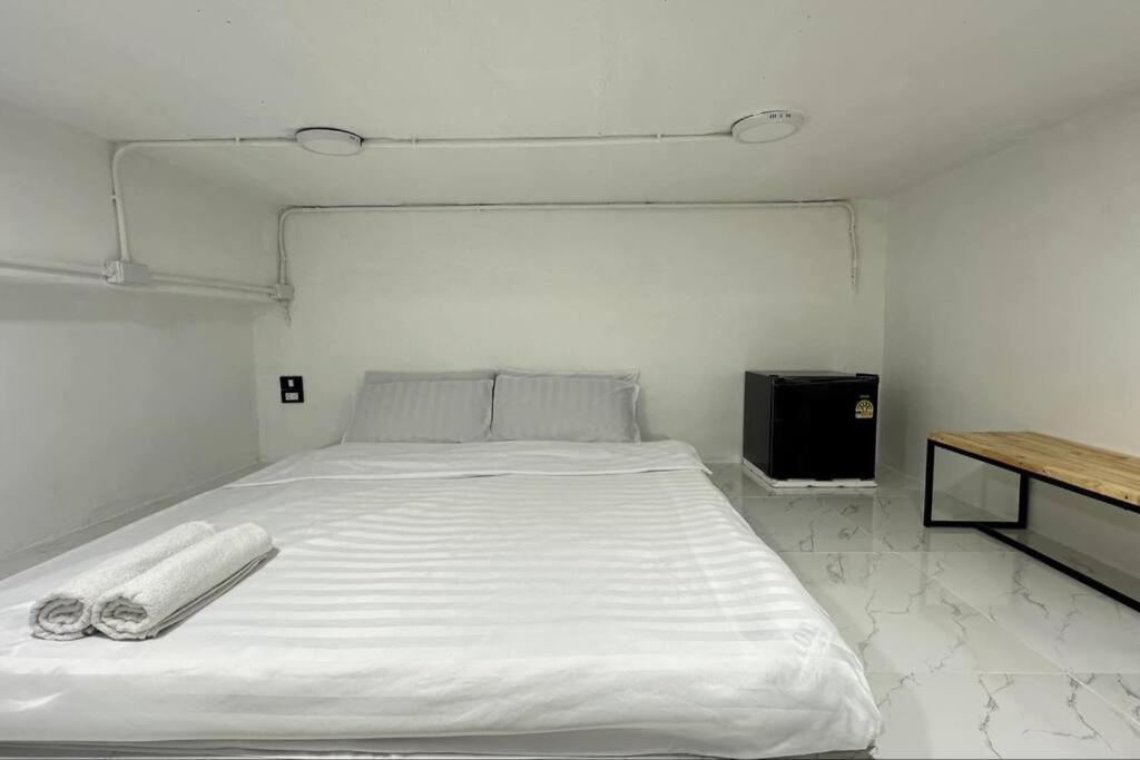 Megun Capsule 150 Cm Apartamento Banguecoque Exterior foto
