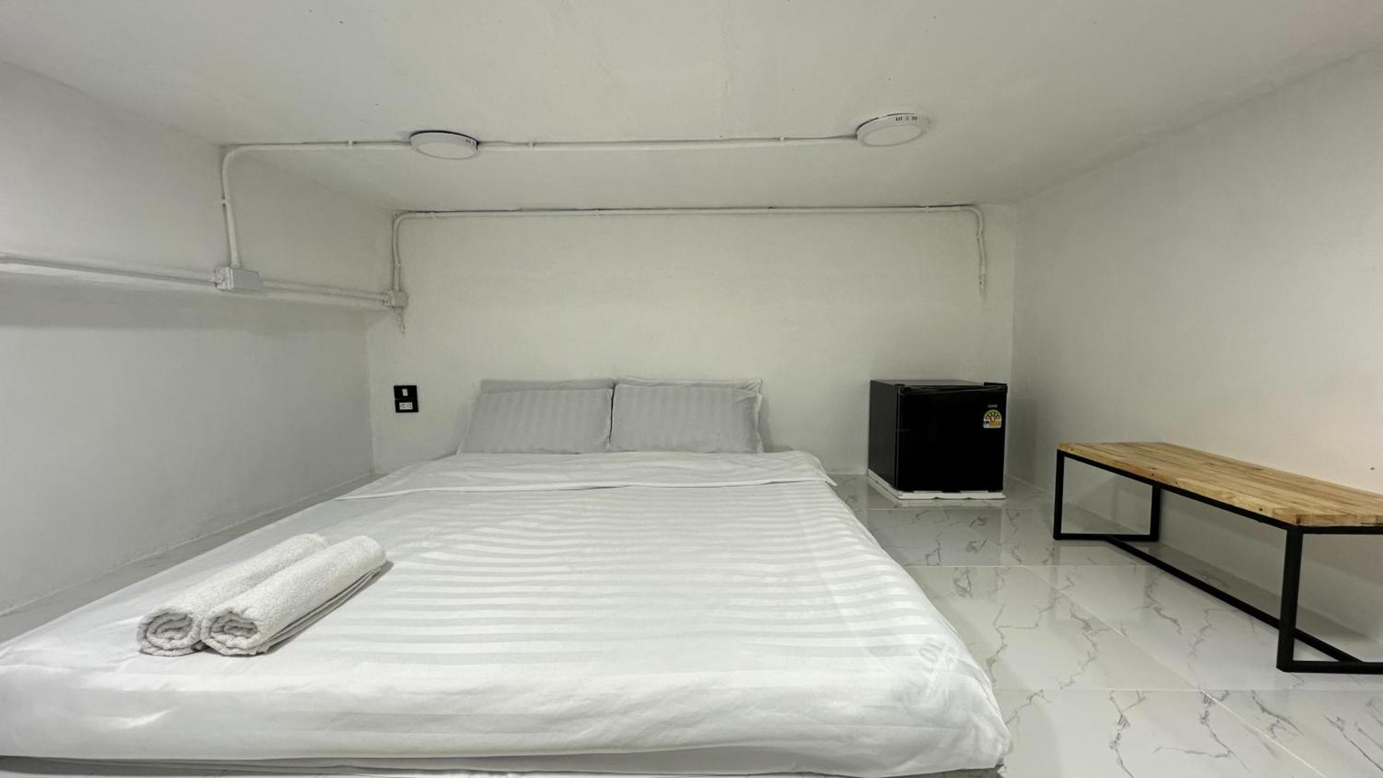 Megun Capsule 150 Cm Apartamento Banguecoque Exterior foto