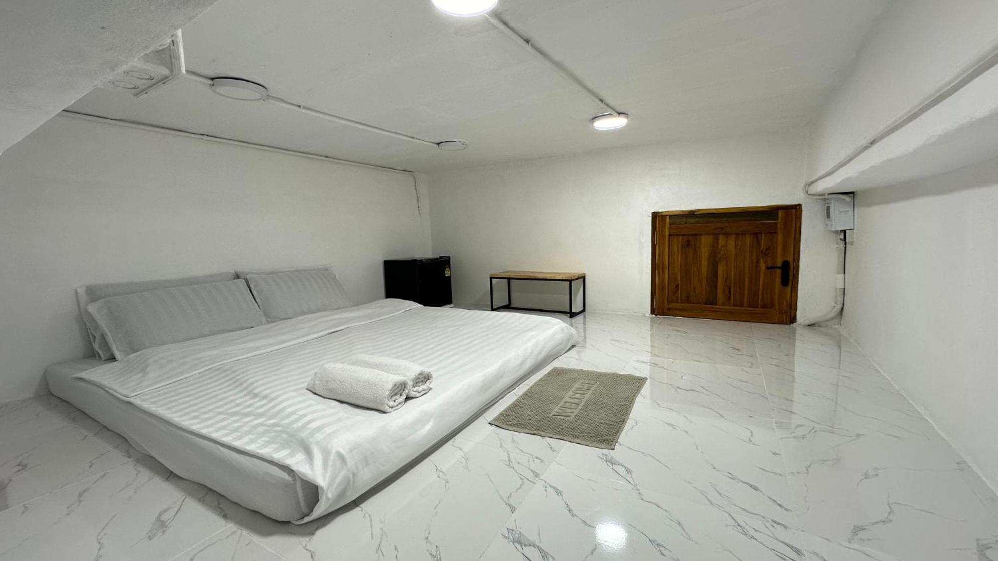 Megun Capsule 150 Cm Apartamento Banguecoque Exterior foto